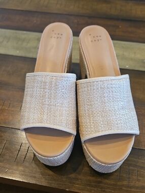 Like New a new day Light Beige Woven Platform Slide Sandals